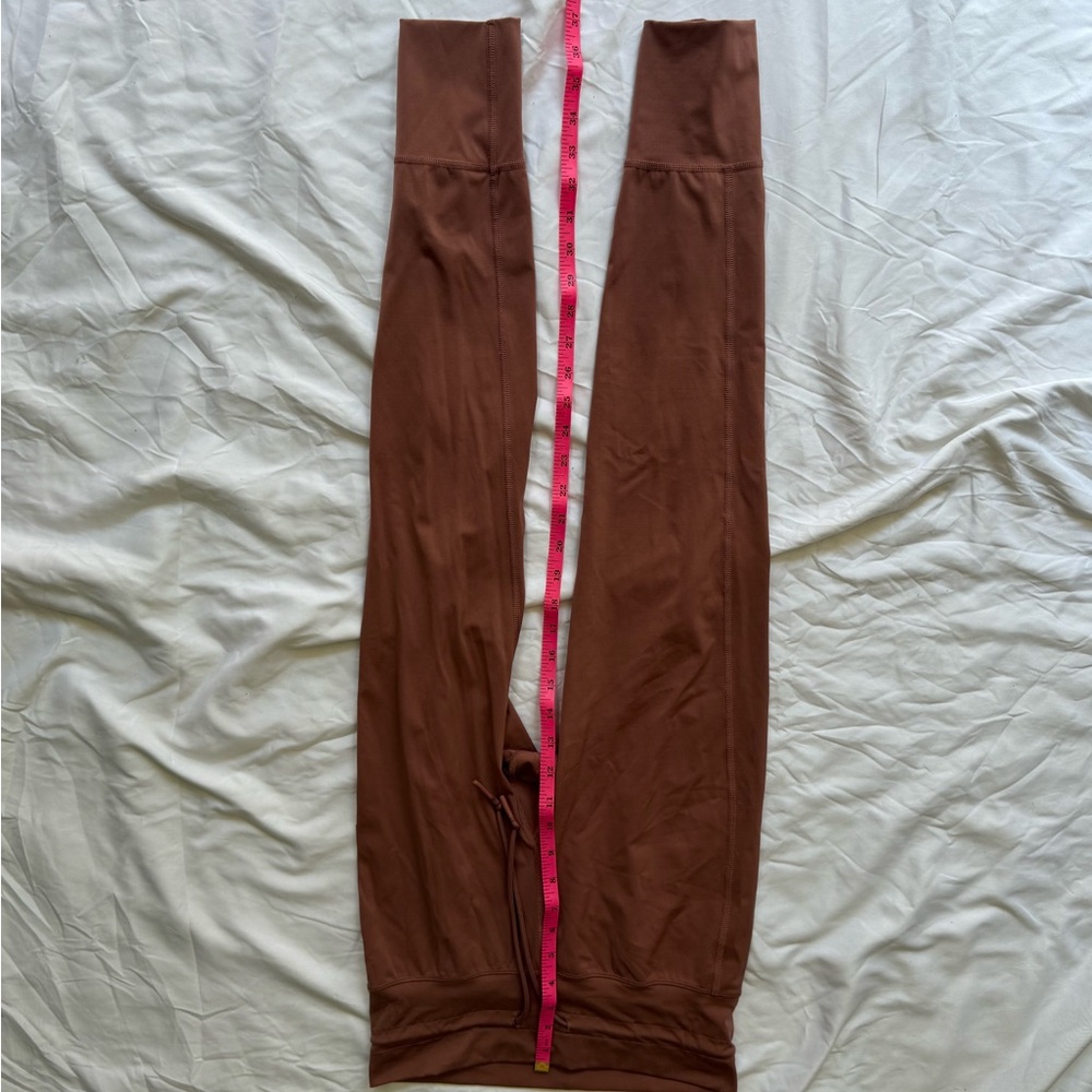 Vuori Daily Jogger Pants Mauve Medium – Worn a Couple Times